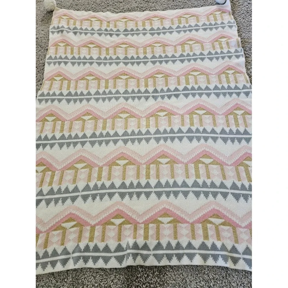Emily & Meritt Pottery Barn Kids Pink Gold Metallic Geometric Pom Pom Blanket